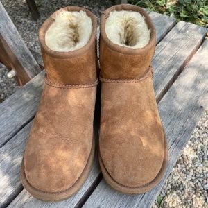 WOMEN OR KIDS UGG CLASSIC MINI II BOOT S5